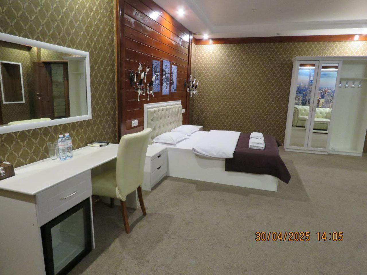 Pride Hotel Тараз Екстериор снимка
