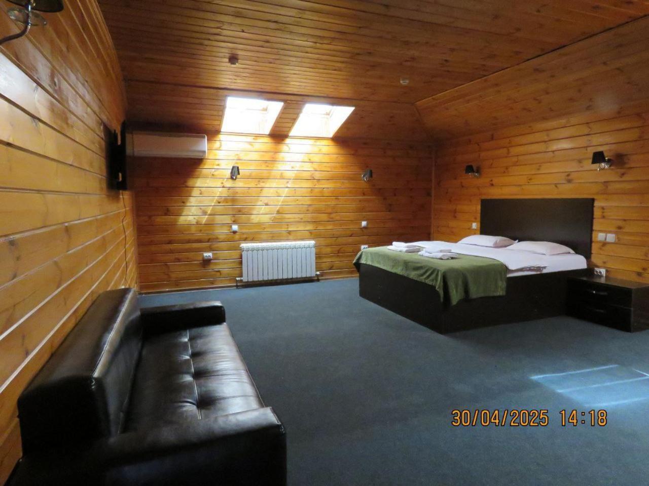 Pride Hotel Тараз Екстериор снимка