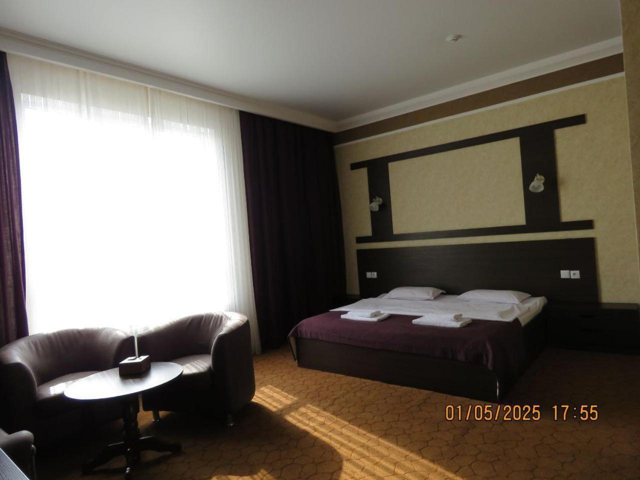 Pride Hotel Тараз Екстериор снимка