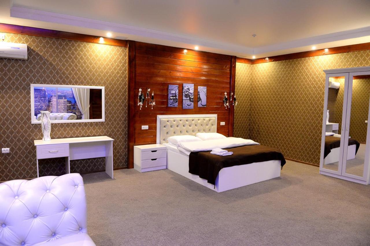 Pride Hotel Тараз Екстериор снимка