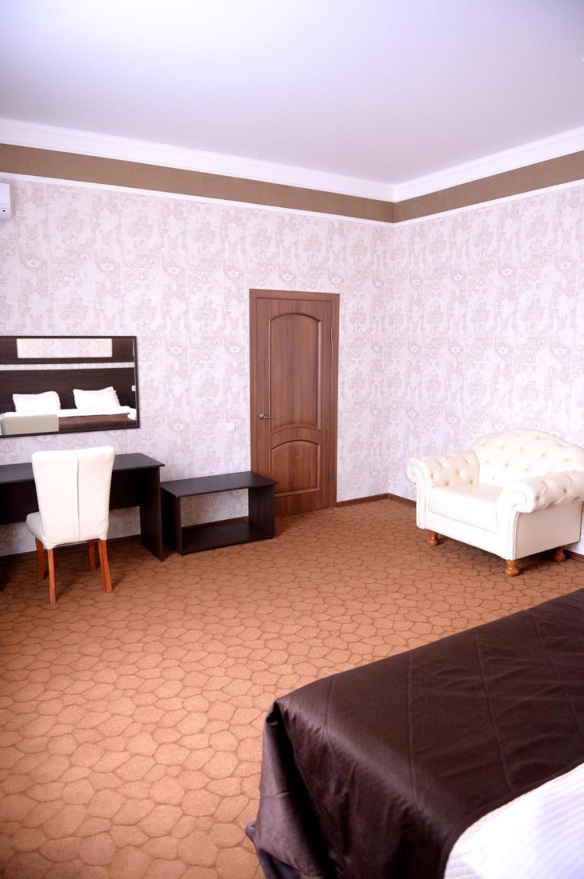 Pride Hotel Тараз Екстериор снимка